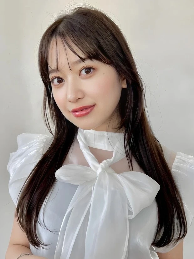 Belleの髪型・ヘアスタイルまとめ_ロングヘア_【大人の暗髪ロング】全身バランスがよく見える! レイヤー×ストレートのロングヘア