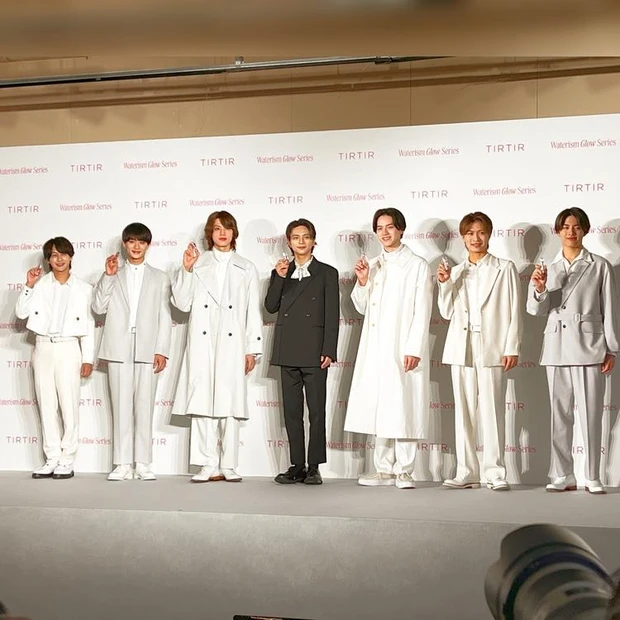 【1位】【TIRTIR】新作リップを全色スウォッチ! 佐藤勝利さん、美 少年が登壇した新CM発表会の様子もチェック