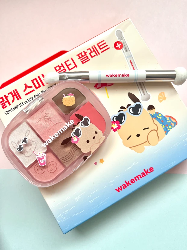 マキア サンリオコラボコスメ wakemake(ウェイクメイク)ソフトシアーマルチパレット