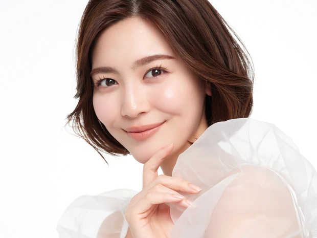 マット肌　ベースメイク　プレストパウダー　スポンジ　プロ　メイク　やり方