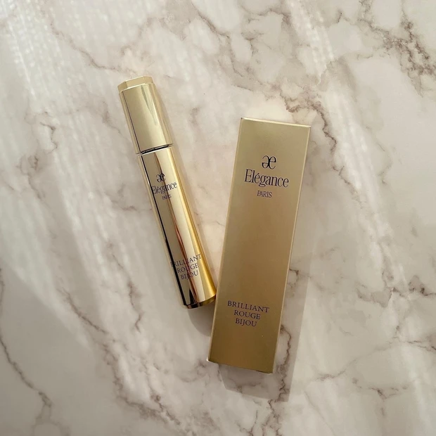 エレガンスのブリリアントルージュビジューは高級感のあるパケも可愛い!