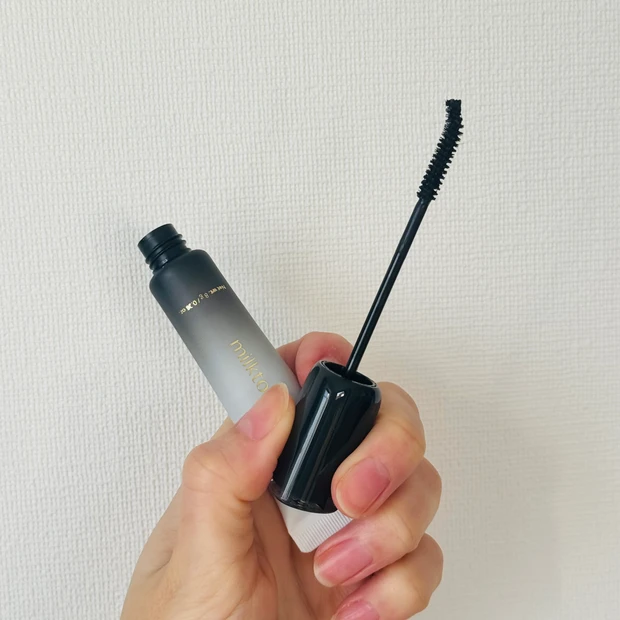 ミルクタッチのアイコニックフィルムマスカラ