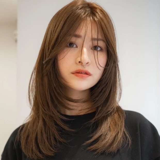 セミロング ヘア 髪型 ヘアスタイル 大人 30代 40代 前髪あり