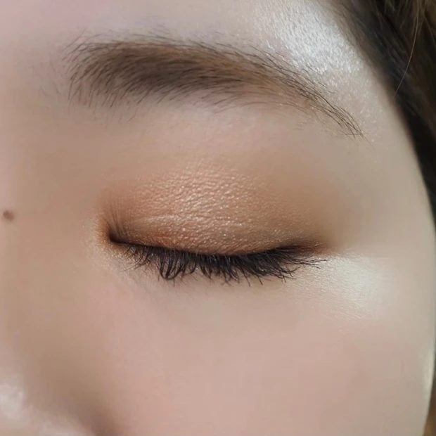 NARS(ナーズ)サマーソルスティスアイシャドウパレットを使ったメイク