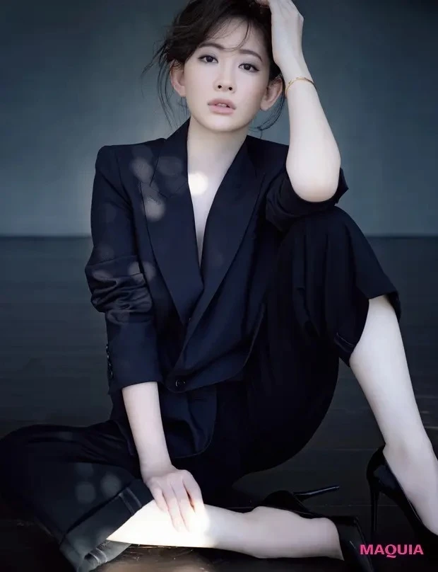 【小嶋陽菜さん(こじはる)のメイク】