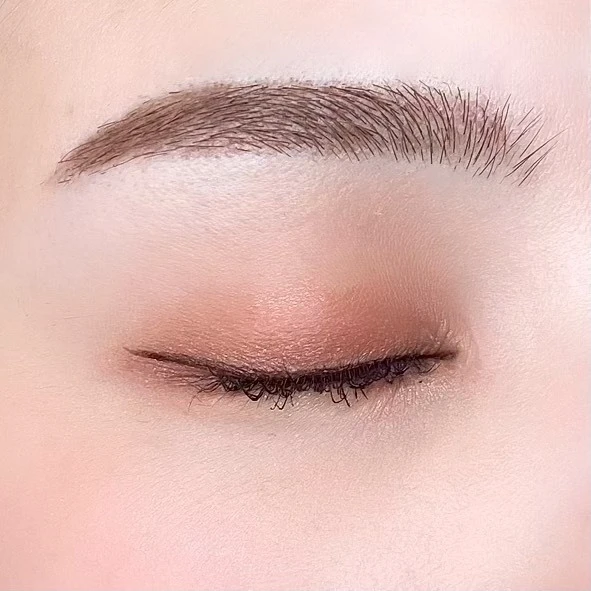 モンスターリップで話題沸騰したKATEの新作3Dプロデュースシャドウをスウォッチ付きでご紹介!【KATE】【3Dプロデュースシャドウ】【骨格メイク】【バズりコスメ】_4_2