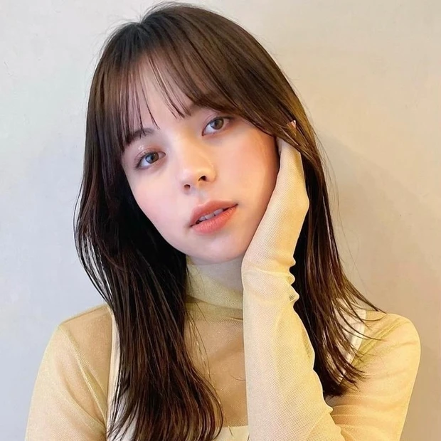 ミディアム　ヘア　髪型　ヘアスタイル　大人　お洒落