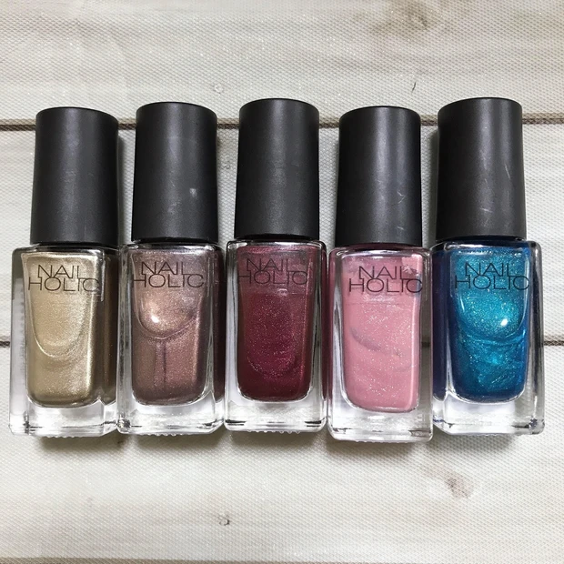 【330円で可愛いを手に入れろ!】NAIL HOLIC
人気色を含めた私のお気に入りカラー16種類全部見せます!
トップコートの比較もあり♪
_7