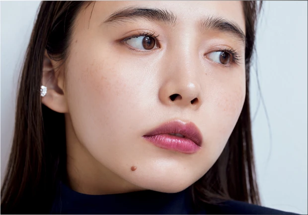 ピンクでなりたい印象に! 大人の最新ピンクメイク5選_4.「ハンサムピンク」を使ったモードなピンクメイク_2