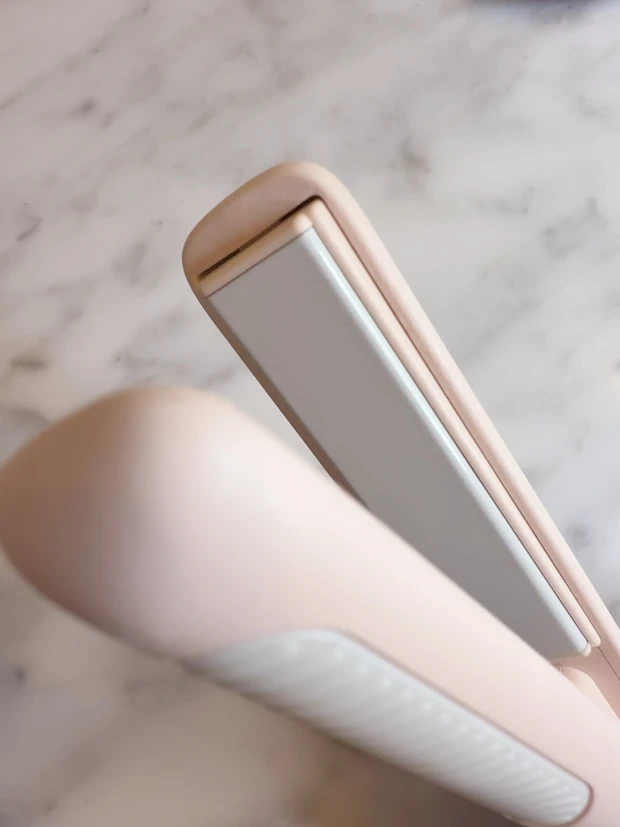 どこでも前髪ミニアイロン／SHOBIDO　前髪特化ミニプレート