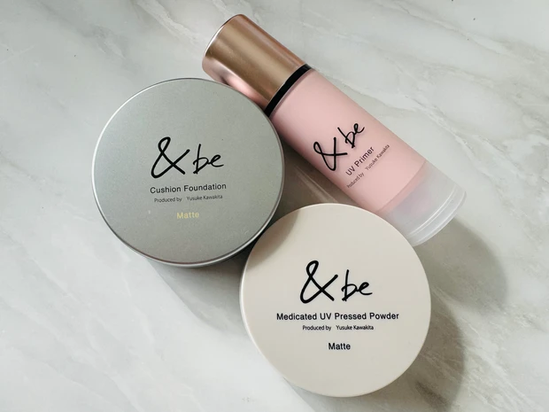 &beのUVプライマー(ピーチグロウ)とクッションファンデーションマット(ベージュ)と薬用UVプレストパウダー