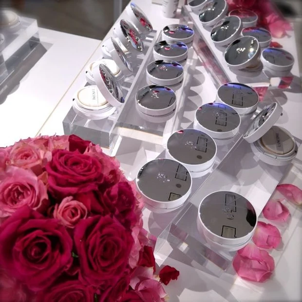 Lancômeから3代目クッションファンデが誕生！ランコムの「生クッション」でテカり知らずのツヤ肌。ブラン エクスペール クッションコンパクトH 2017.2.17新発売