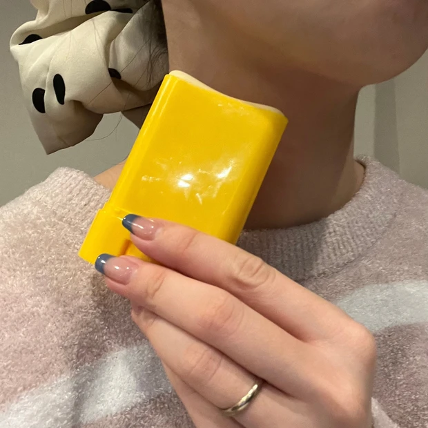 パウダリーアロエUVスティック　使い方