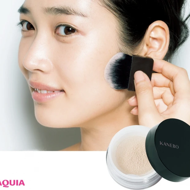 フェイスパウダーで磨いたような肌へ!マキア最新号付録の美肌ブラシの使い方