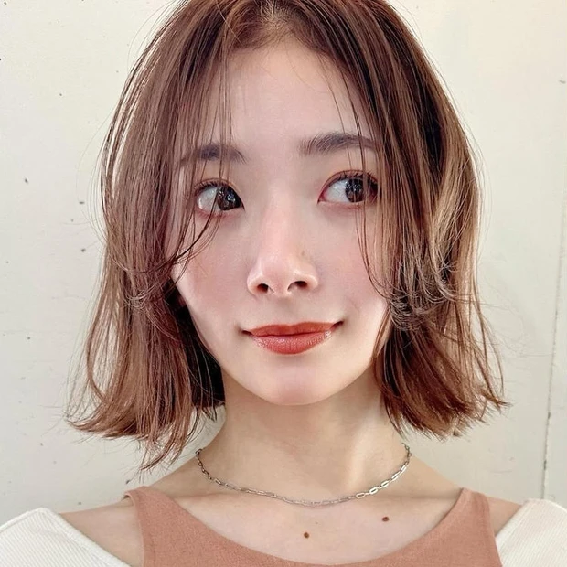 ボブ　髪型　ヘア　ヘアスタイル　大人　前髪なし　30代　40代