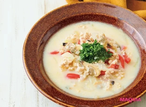 【美容スープレシピ】豆乳と塩麹でまろやかで優しい仕上がりに 「鶏ひき肉とあさりの豆乳塩麹チャウダー」