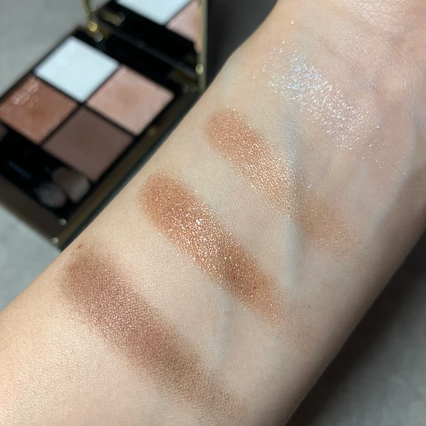 SUQQU シグニチャーカラーアイズ129 甘艶 コスメスウォッチ