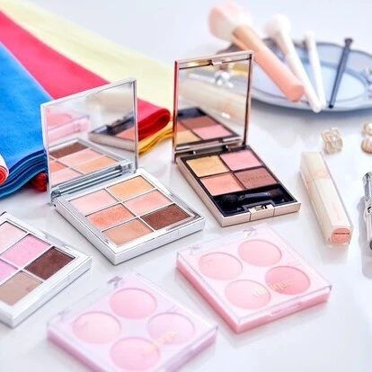 アイシャドウ チーク リップ