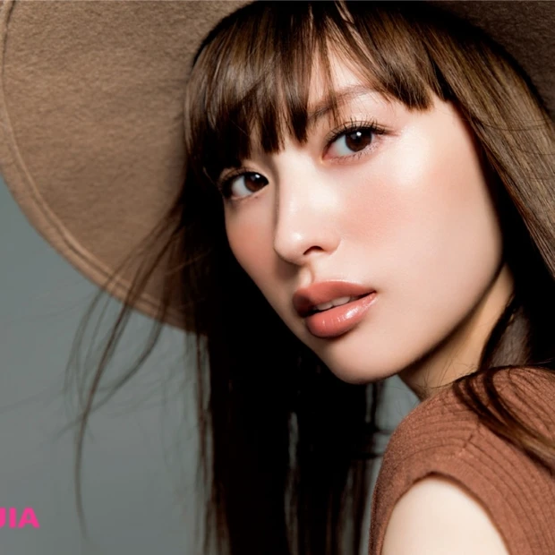 【2016秋のトレンド最前線】ヌーディアイ&グロッシーな赤リップは欠かせ…