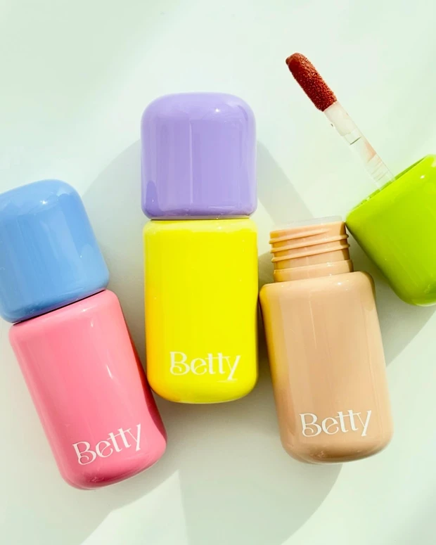 新ブランド 「Betty」 ディアモーメントリップ