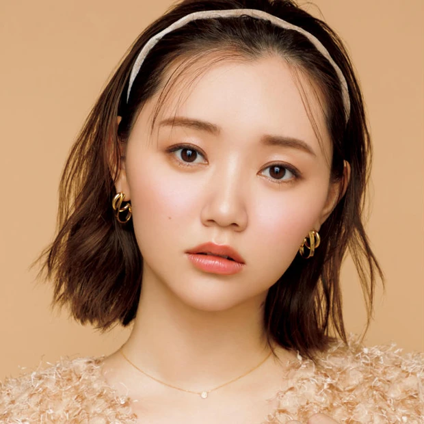 【9位】透明感が爆上がり！ 青みピンクチークで元から美肌な人に