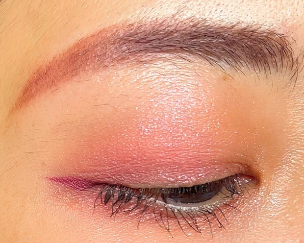 偏光ラメ必見】BOBBI BROWN(ボビィブラウン)秋コレ2024 偏光ラメ必見】BOBBI BROWN(ボビィブラウン)秋コレ2024