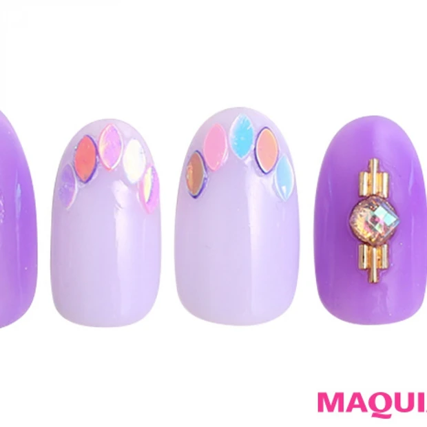 カラフルなリーフフレンチが彩る「パステルカラー」ネイル