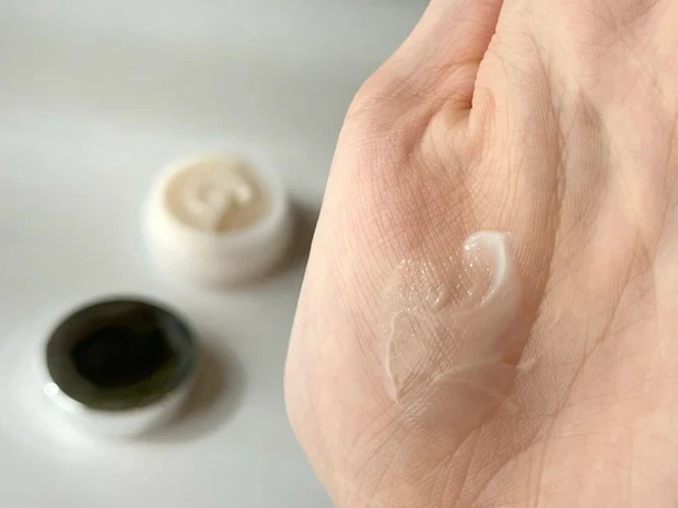 DEW リップゾーンセラム