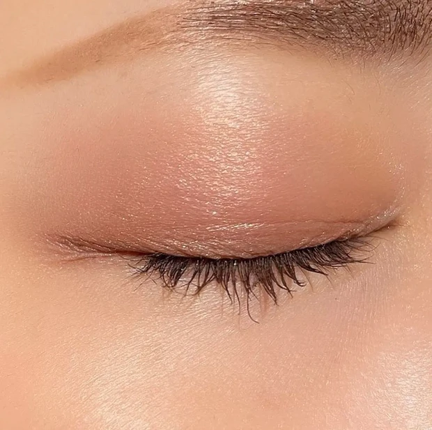 【2024年春夏】おすすめのアイシャドウ4選☆スウォッチや仕上がりをレビュー！どんなシーンに合うのか、おすすめの使い方も解説_10_1