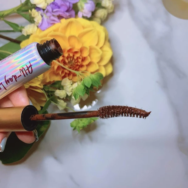 Milk Touch  オールデイロングアンドカール マスカラ