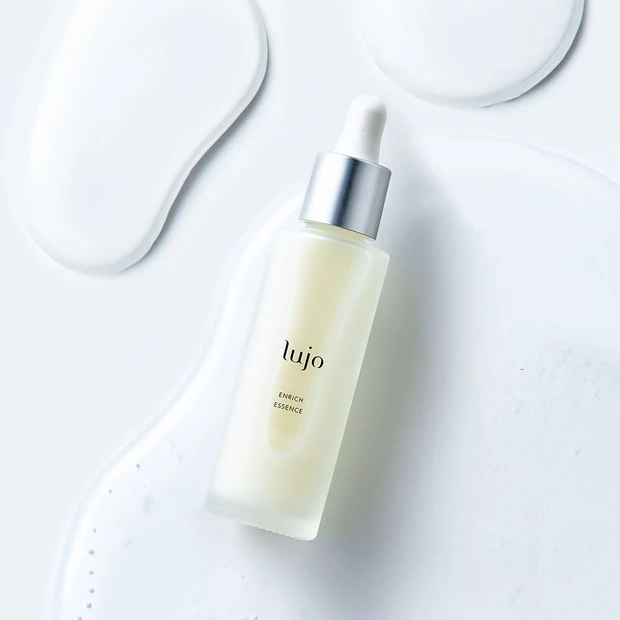 保湿も透明感（※１）も！二層式オイル美容液で、乾燥知らずのもっちりツヤ肌…