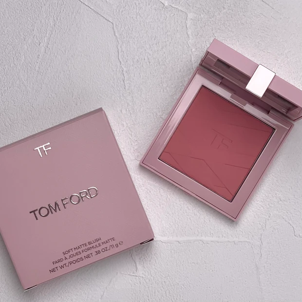 【TOM FORD新作】限定ローズプリックコレクションを徹底レビュー!定番カラー比較も!_7