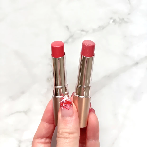 グロウリップティント 309と305のパッケージを並べた比較写真