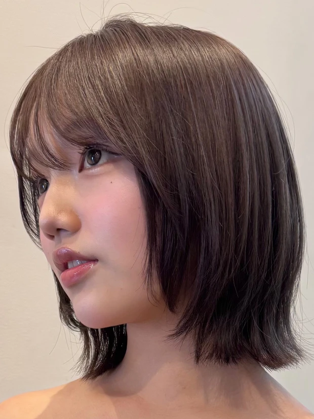 髪型　小顔ボブ　ボブヘア　前髪あり　シースルーバング　サイド