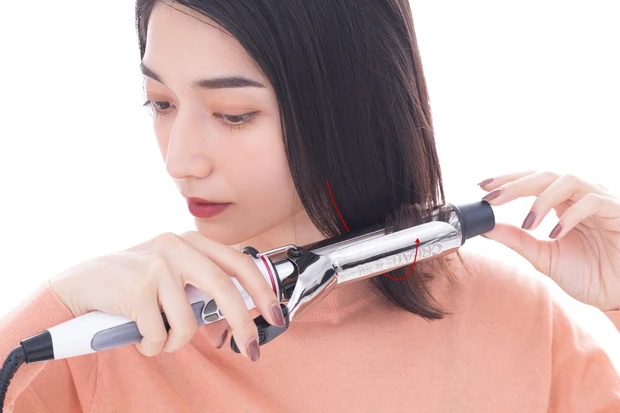 シンプルなヘアアレンジこそベースづくりが鍵! ウェット&ドライな質感で今っぽ髪に<動画つき!>
_7