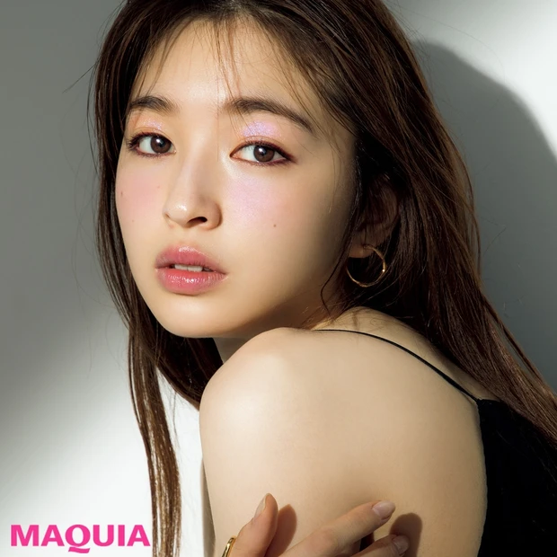 今季のトレンドは青みカラー! 夜遊びにも日差しにも映える夏メイク