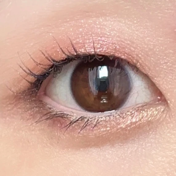 シグニチャーカラーアイズ 144