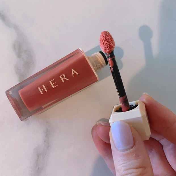 hera センシュアルスパイシーヌードグロス
