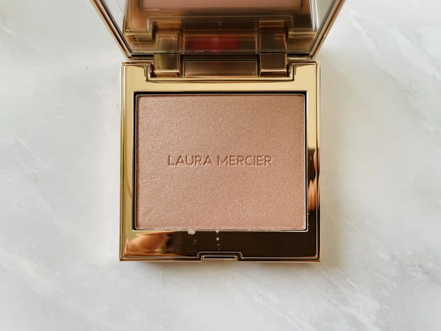 夏はツヤ肌!【ローラメルシエ】のアイテム達で濡れたようなツヤ感を演出してメイクをより一層楽しみませんか?_6_1