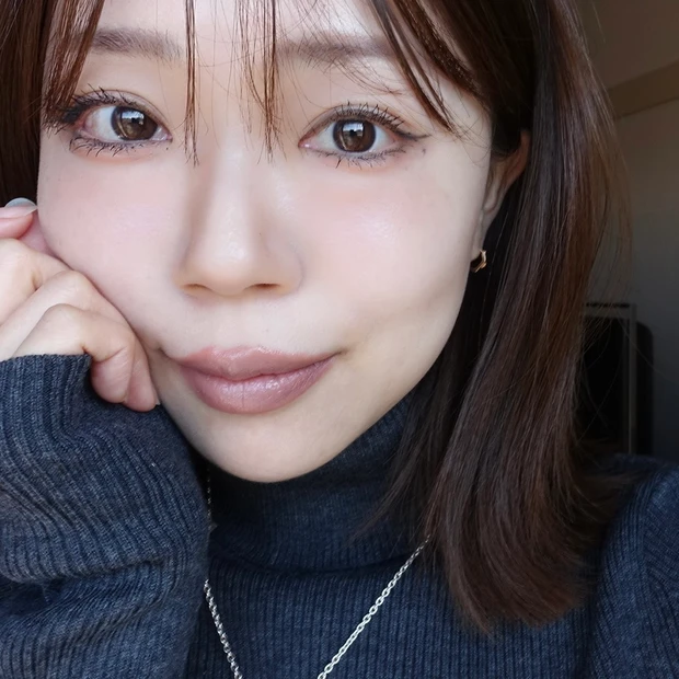 世界中で大人気!M・A・C ラスターガラス リップスティック「アローンタイム」|イエベでも似合う?実際に使ってみた_6