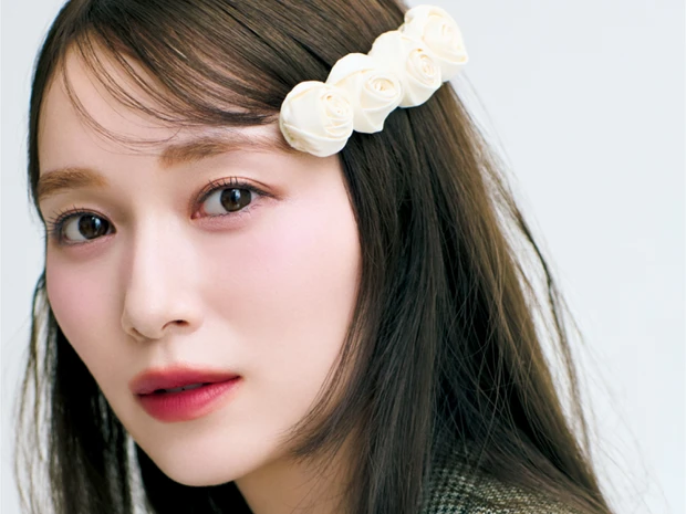 【櫻坂46守屋麗奈さんの秋顔メイク】パープルアイ×マットリップで大人可愛く