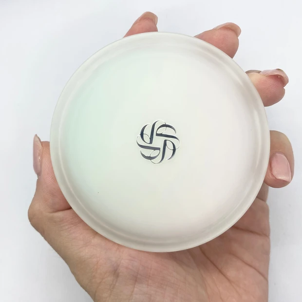 コスメデコルテ　cosmedecorte AQ オーラリフレクター　プレストパウダー　フェイスパウダー　諭吉コスメ　デパコス　透明感　ベースメイク