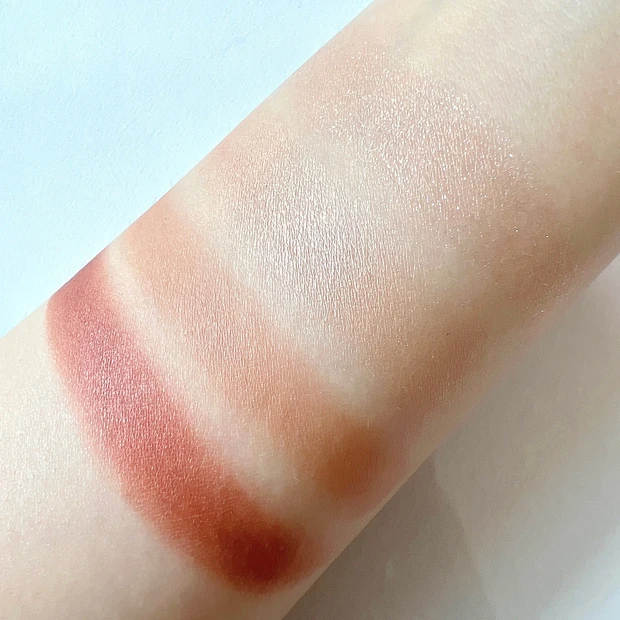 【秋コスメ新作】ツートーンカラーがお洒落すぎる!セザンヌの秋色アイシャドウパレット_2_1