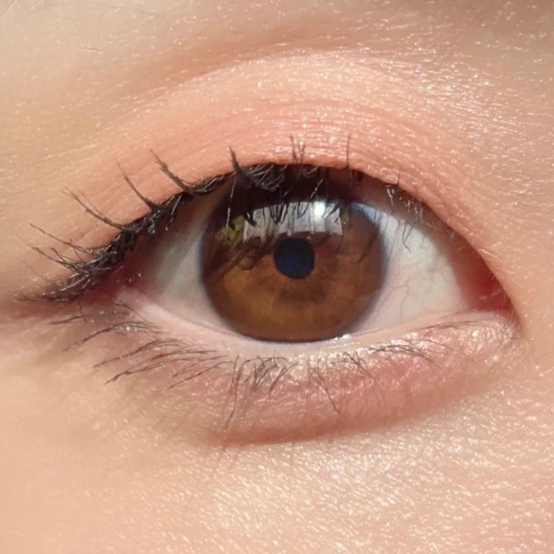 イエベ春に似合う「KATE ポッピングシルエットシャドウ OR-1 アプリコットポップ」のメイク実例