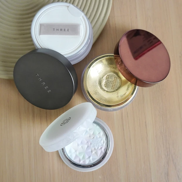 MAQUIA11月号掲載 鈴木えみさんのAIベースメイクに使用したパウダー