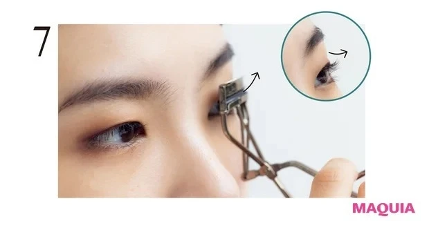 一重メイクの革命的HOW TO_7. ビューラーは目尻側半分のみ