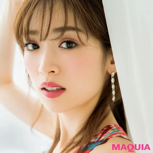 ブルベ肌さん×ビーチリゾートは、日差しに負けないグリーンアイラインで誘う…