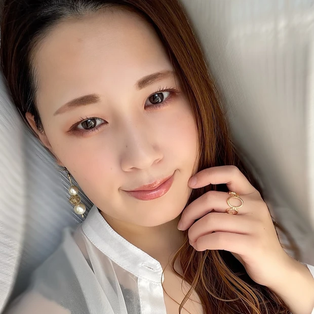 〈春の新作コスメ〉【ルナソル アイカラーレーション 19 マホガニー】話題沸騰の新色を〝今日のメイク〟と共に解説・スウォッチ!_4