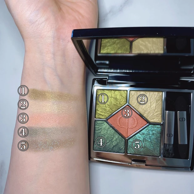 【2021秋新色】限定だけどまだ買える♡芸術レベルの美しさ!?虹色ラメが美しすぎる「孔雀パレット」の魅力に迫る!【Dior サンククルールクチュール459】_5_1