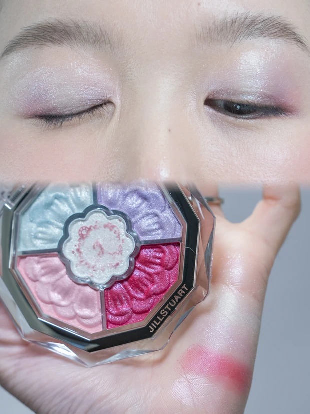 【自己紹介】辛子です！メイクのカラーニュアンスの魅力を発信していきます♪_1_2